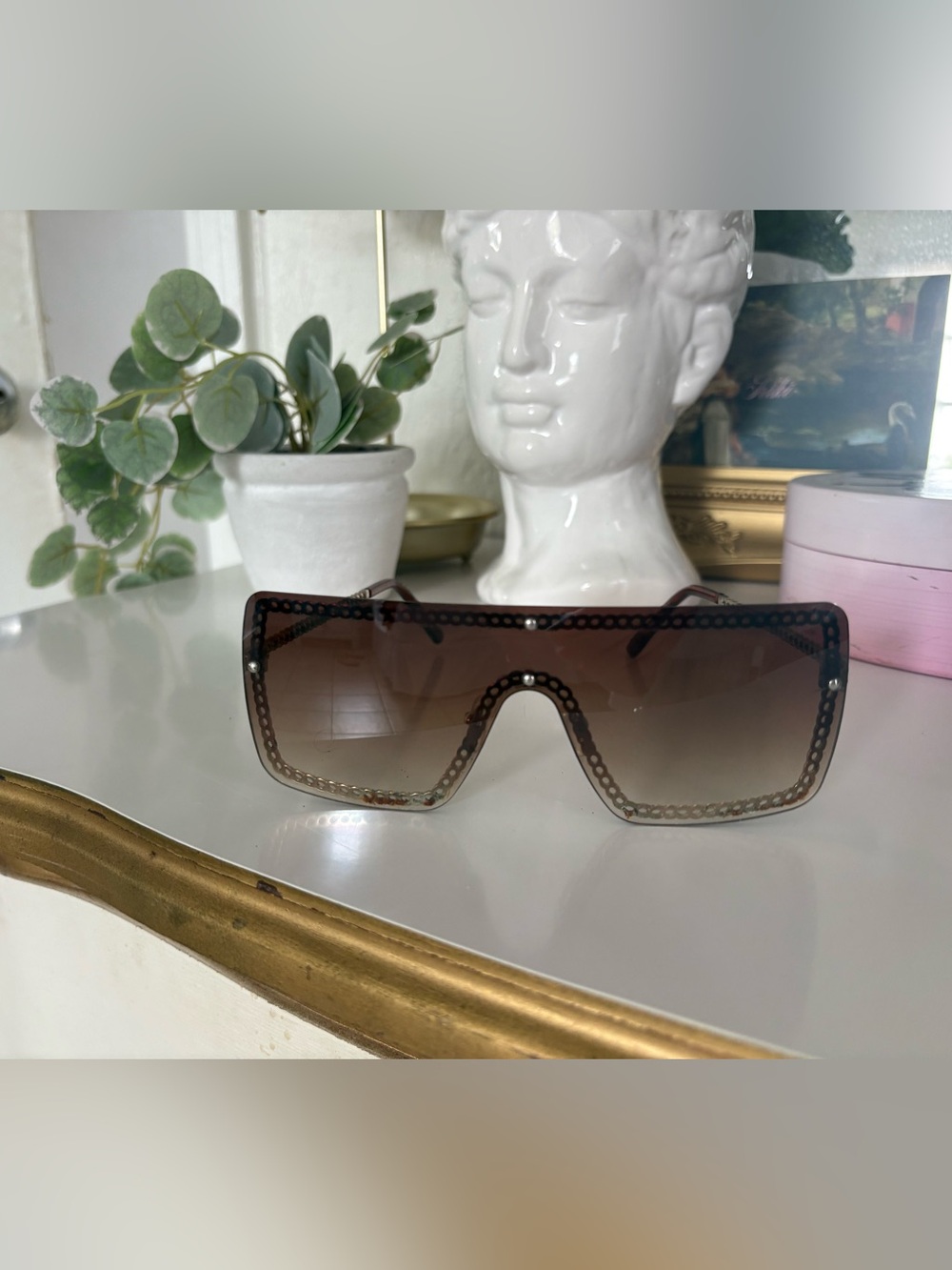 Jessica Simpson Oversized Rimless Shield Sunglasses in Brown Gradient